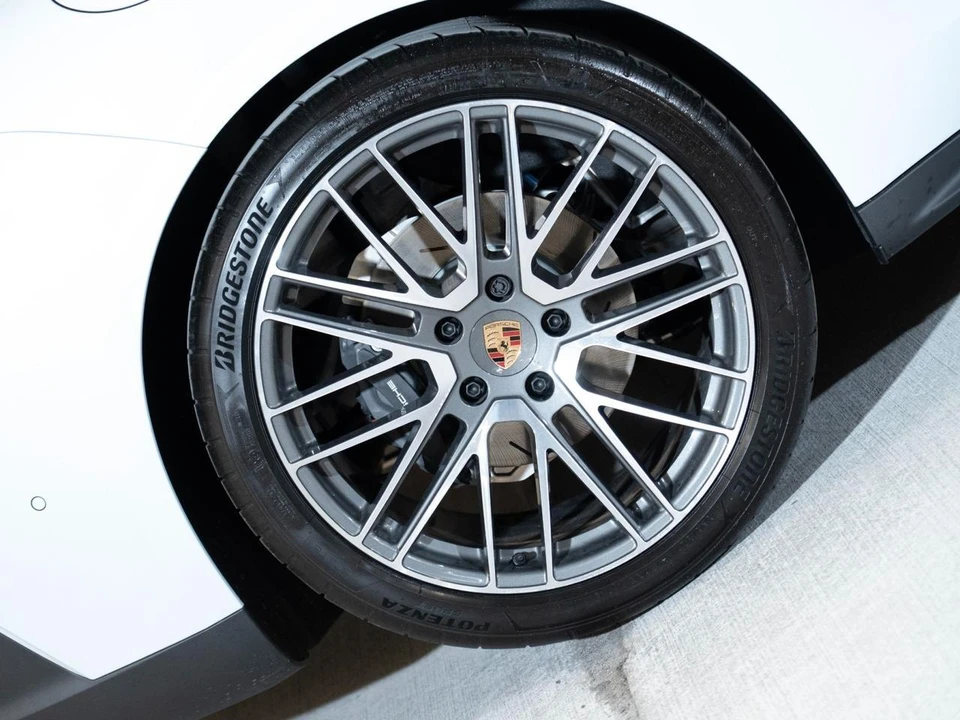 2026 Porsche 976 Panamera - Image 11 of 28