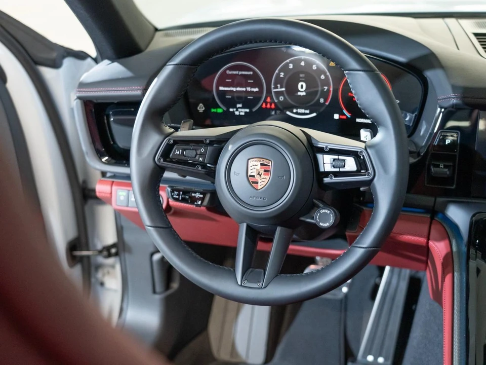 2026 Porsche 976 Panamera - Image 26 of 28
