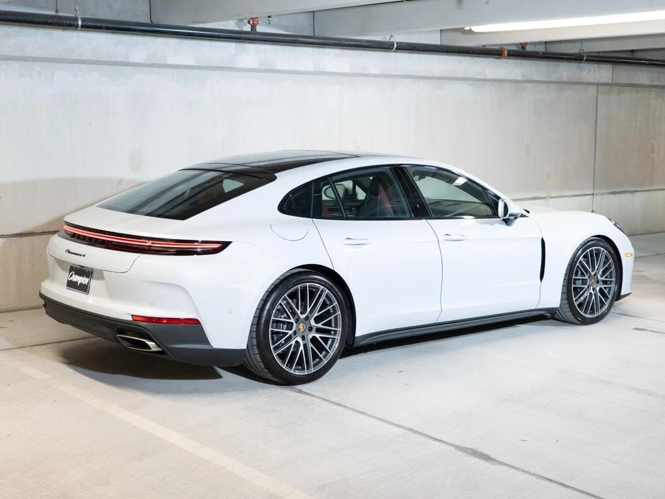 2026 Porsche 976 Panamera - Image 9 of 28