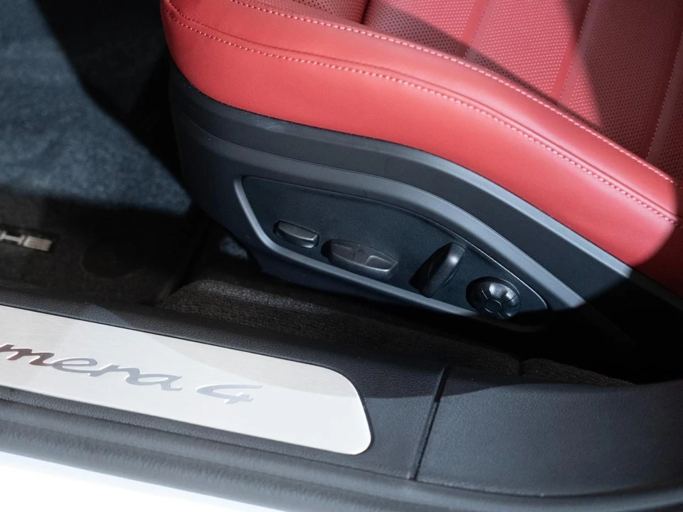 2026 Porsche 976 Panamera - Image 13 of 28