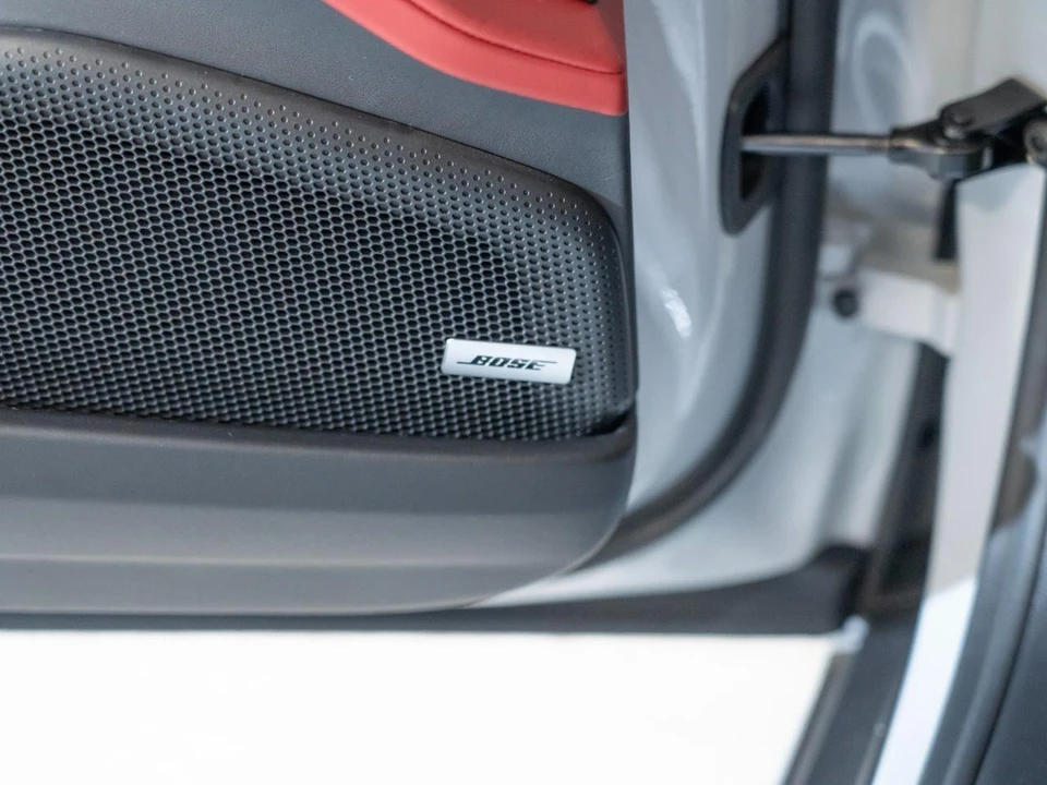 2026 Porsche 976 Panamera - Image 18 of 28