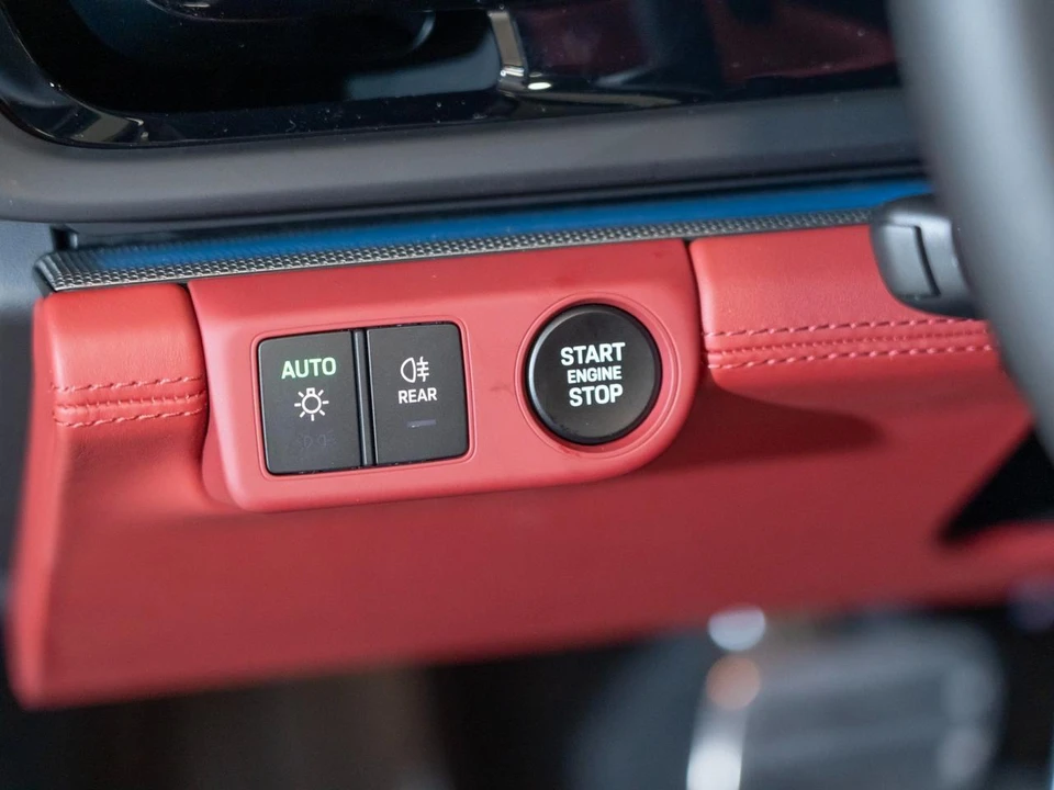 2026 Porsche 976 Panamera - Image 23 of 28
