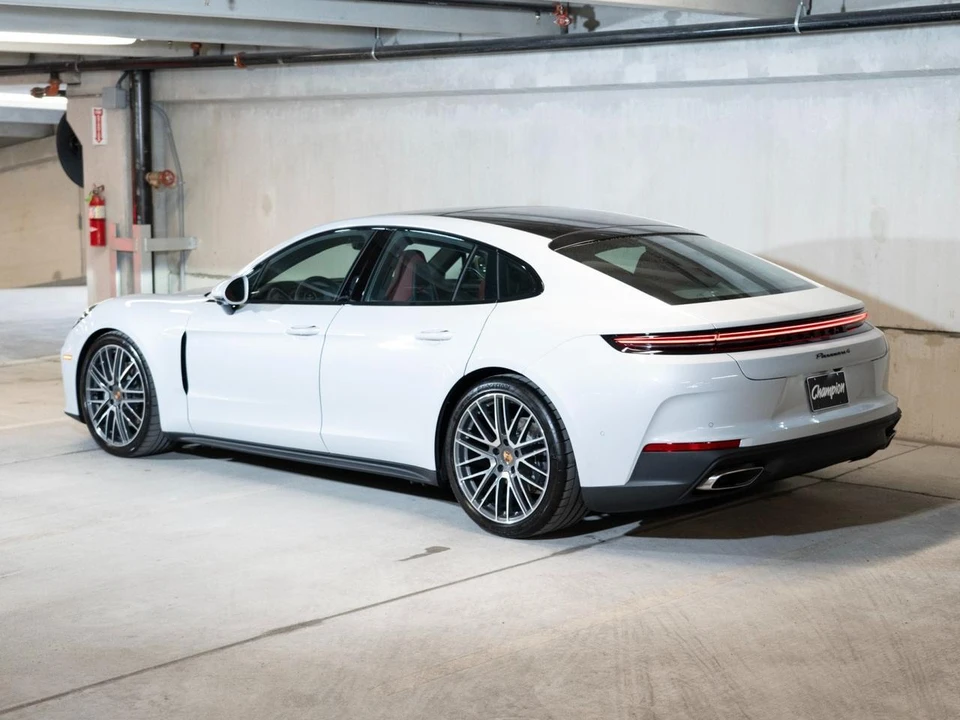 2026 Porsche 976 Panamera - Image 3 of 28
