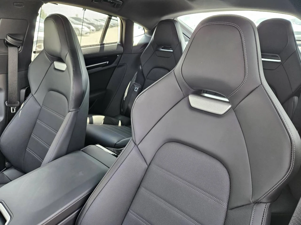 2026 Porsche 976 Panamera - Image 5 of 5