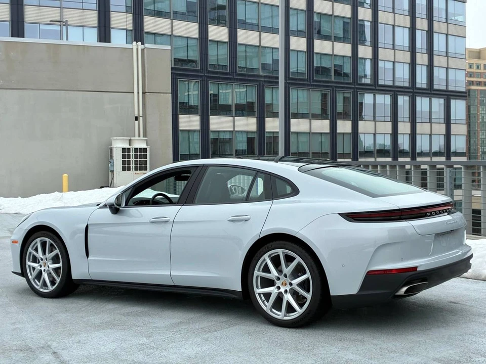 2026 Porsche 976 Panamera - Image 3 of 5
