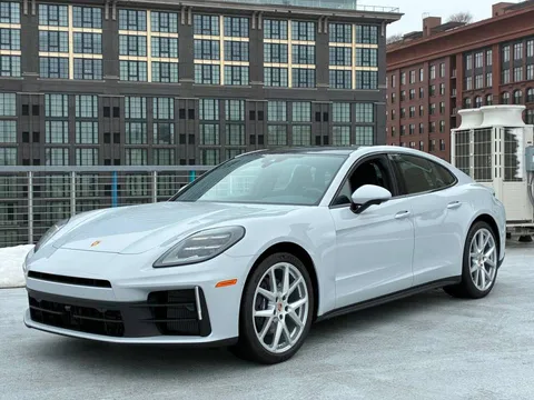 2026 Porsche Panamera 4
