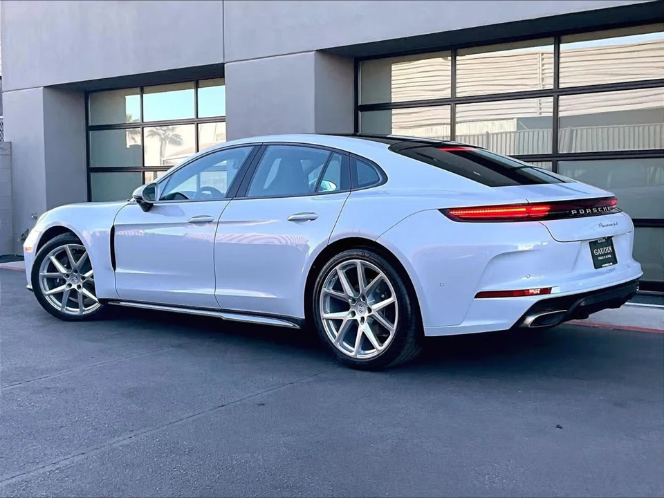 2026 Porsche 976 Panamera - Image 20 of 31
