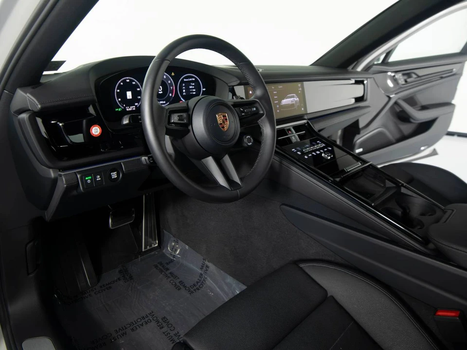 2026 Porsche 976 Panamera - Image 4 of 5