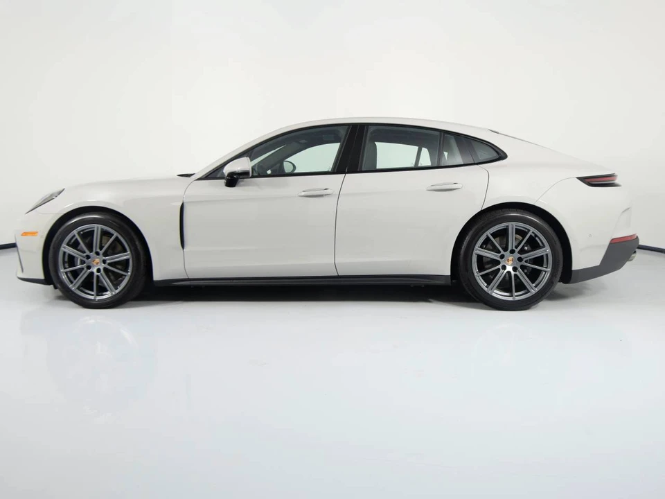 2026 Porsche 976 Panamera - Image 2 of 5