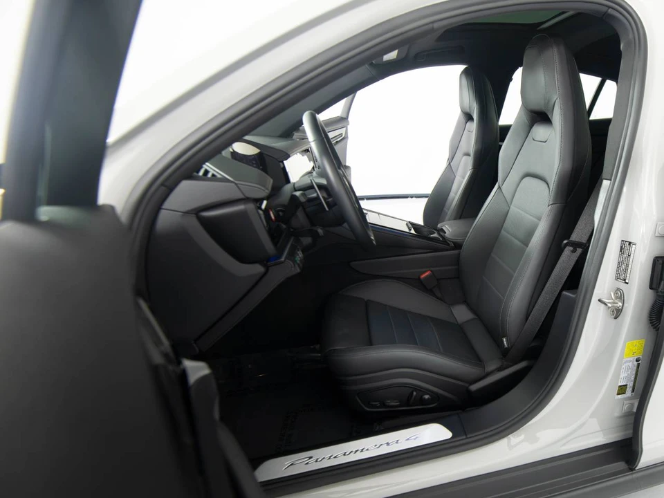 2026 Porsche 976 Panamera - Image 5 of 5