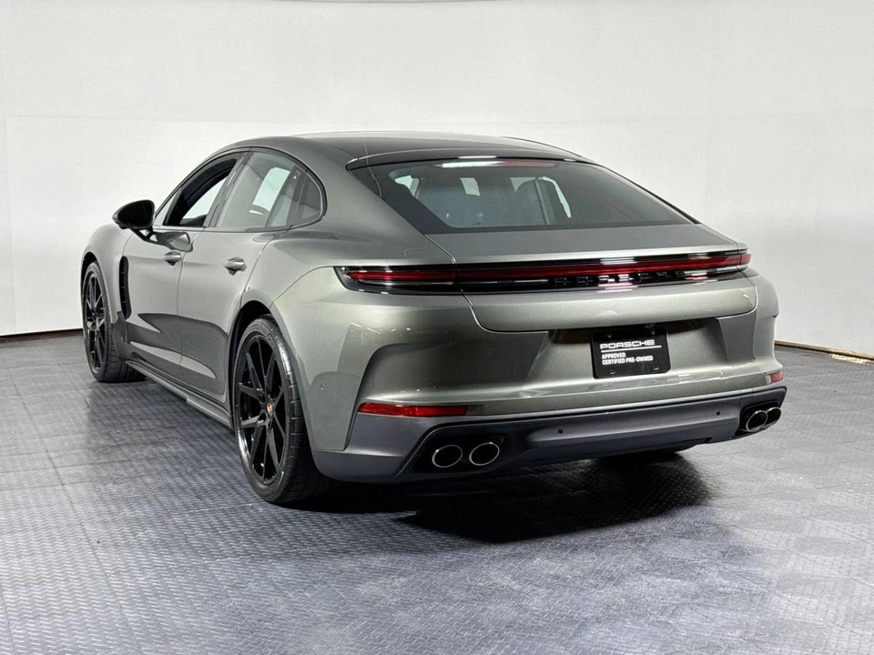 2026 Porsche 976 Panamera - Image 3 of 5