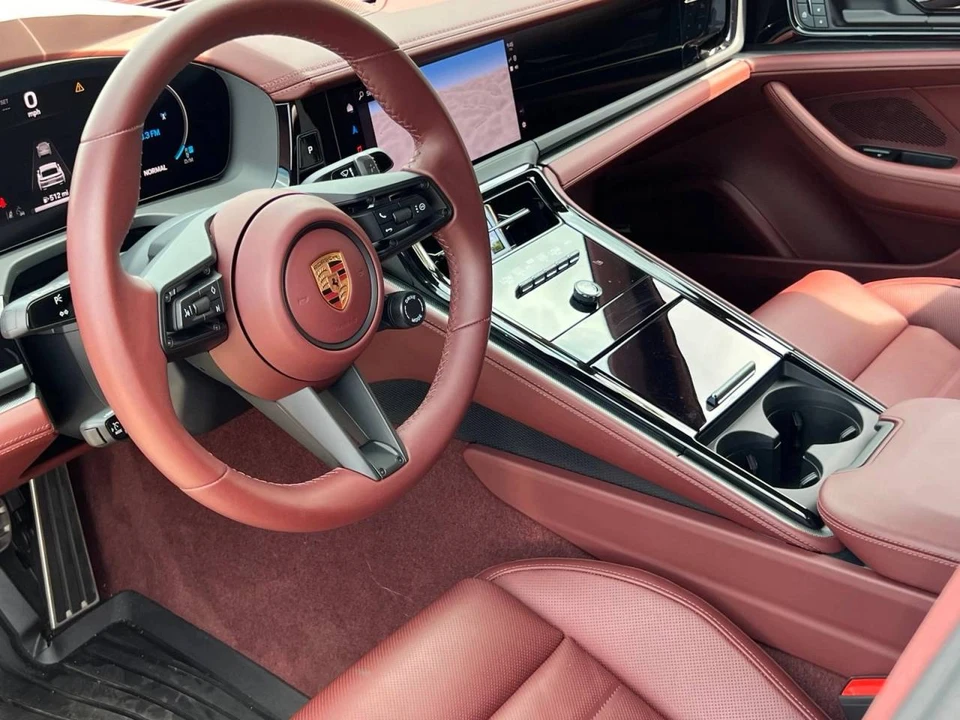2026 Porsche 976 Panamera - Image 4 of 4