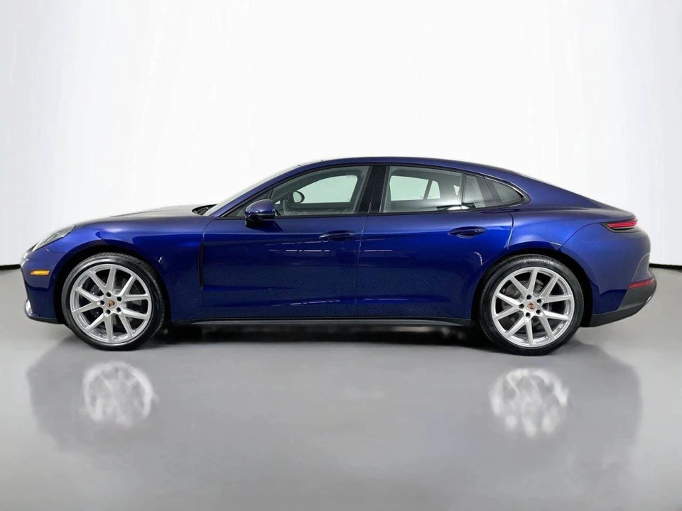 2026 Porsche 976 Panamera - Image 2 of 4