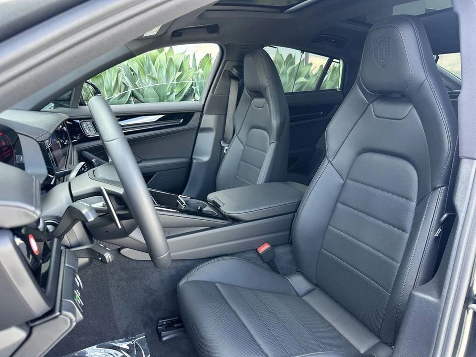 2026 Porsche 976 Panamera - Image 5 of 5