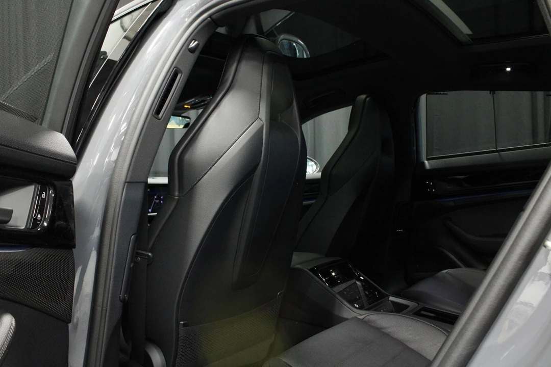 2026 Porsche 976 Panamera - Image 18 of 31