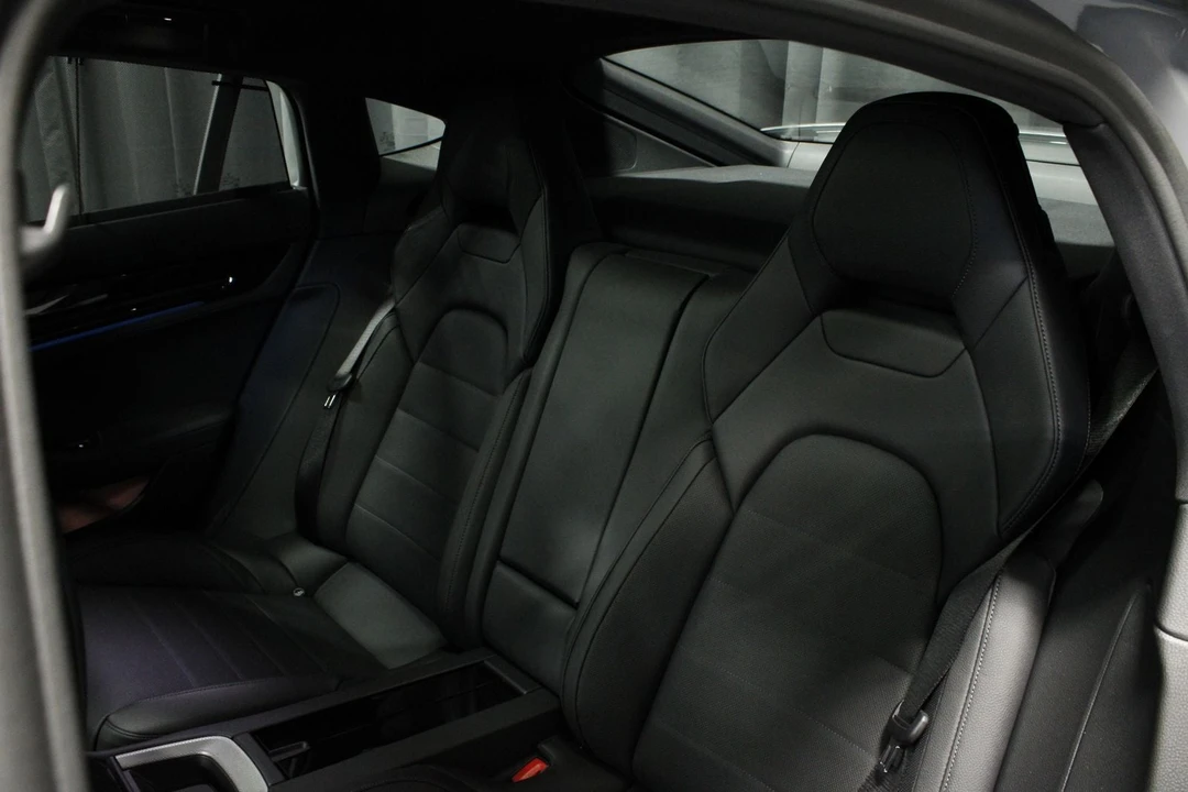 2026 Porsche 976 Panamera - Image 20 of 31