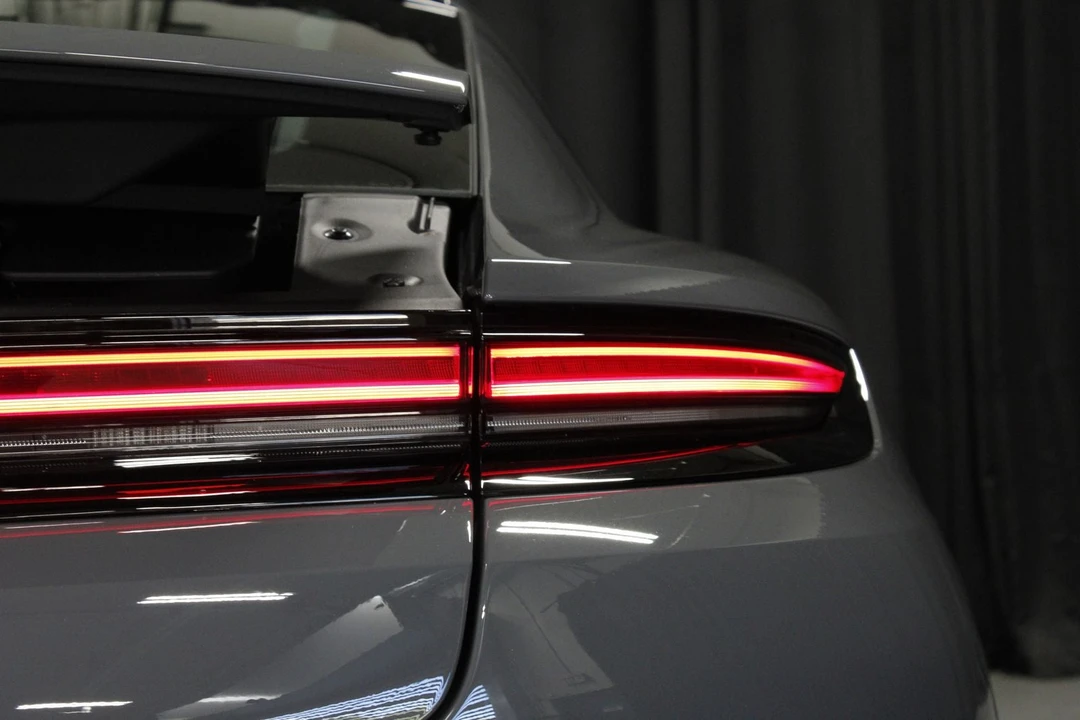 2026 Porsche 976 Panamera - Image 21 of 31