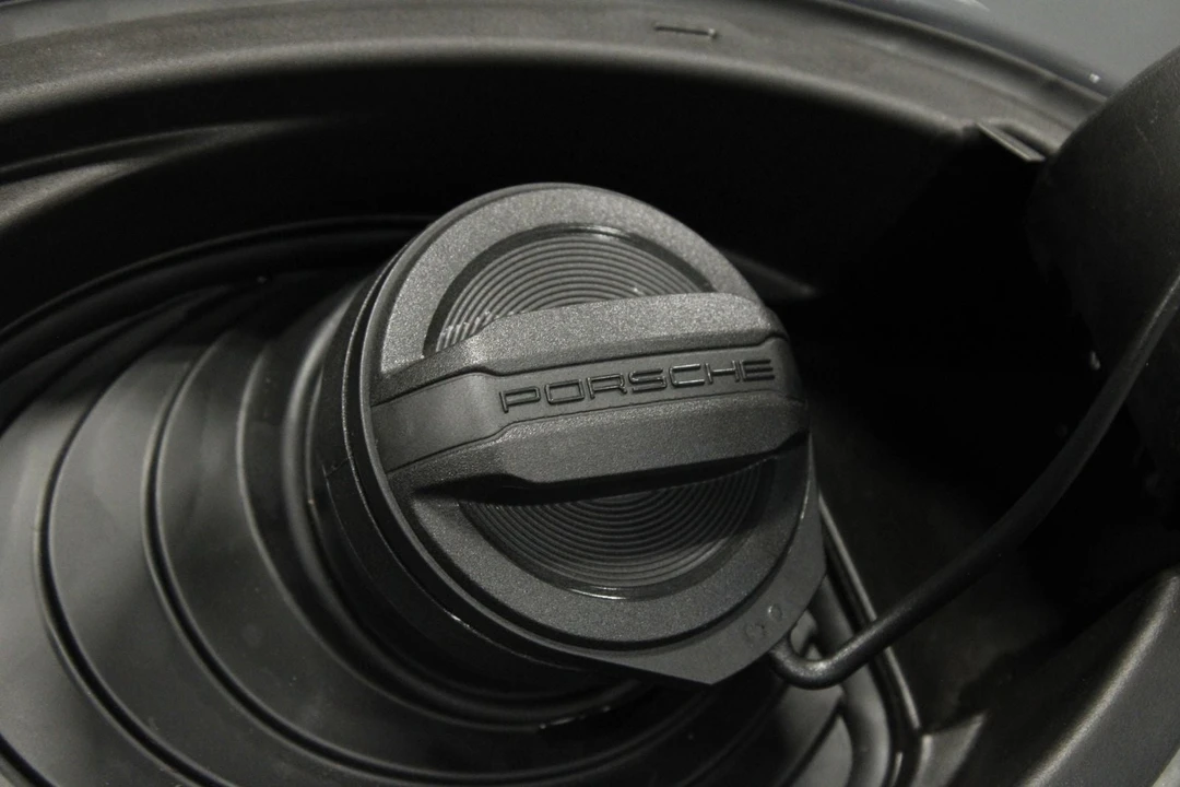 2026 Porsche 976 Panamera - Image 22 of 31