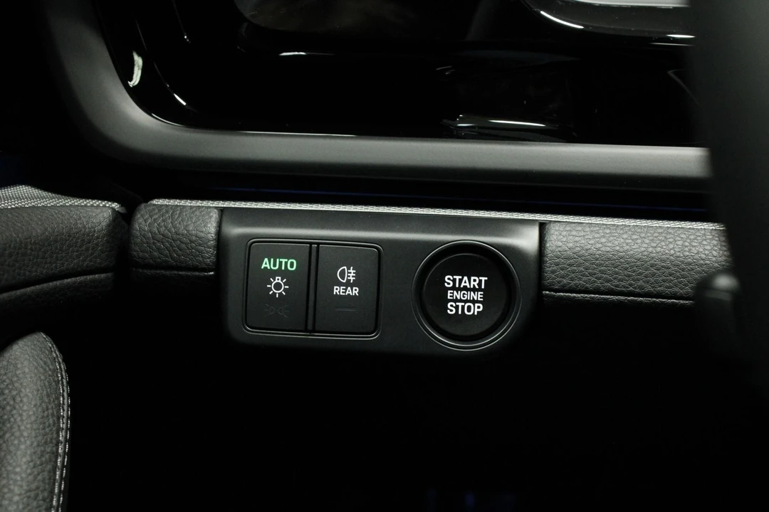 2026 Porsche 976 Panamera - Image 28 of 31