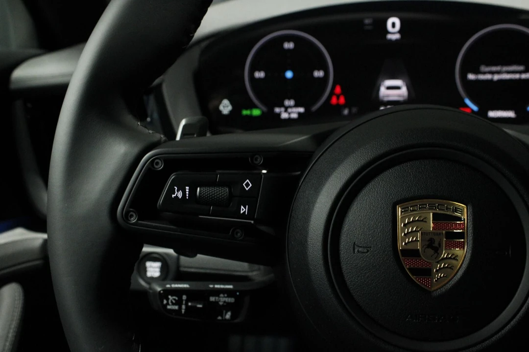 2026 Porsche 976 Panamera - Image 29 of 31