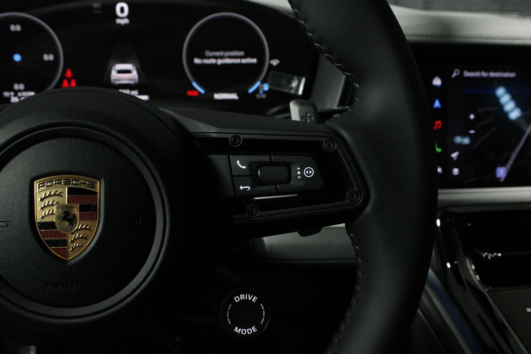2026 Porsche 976 Panamera - Image 30 of 31