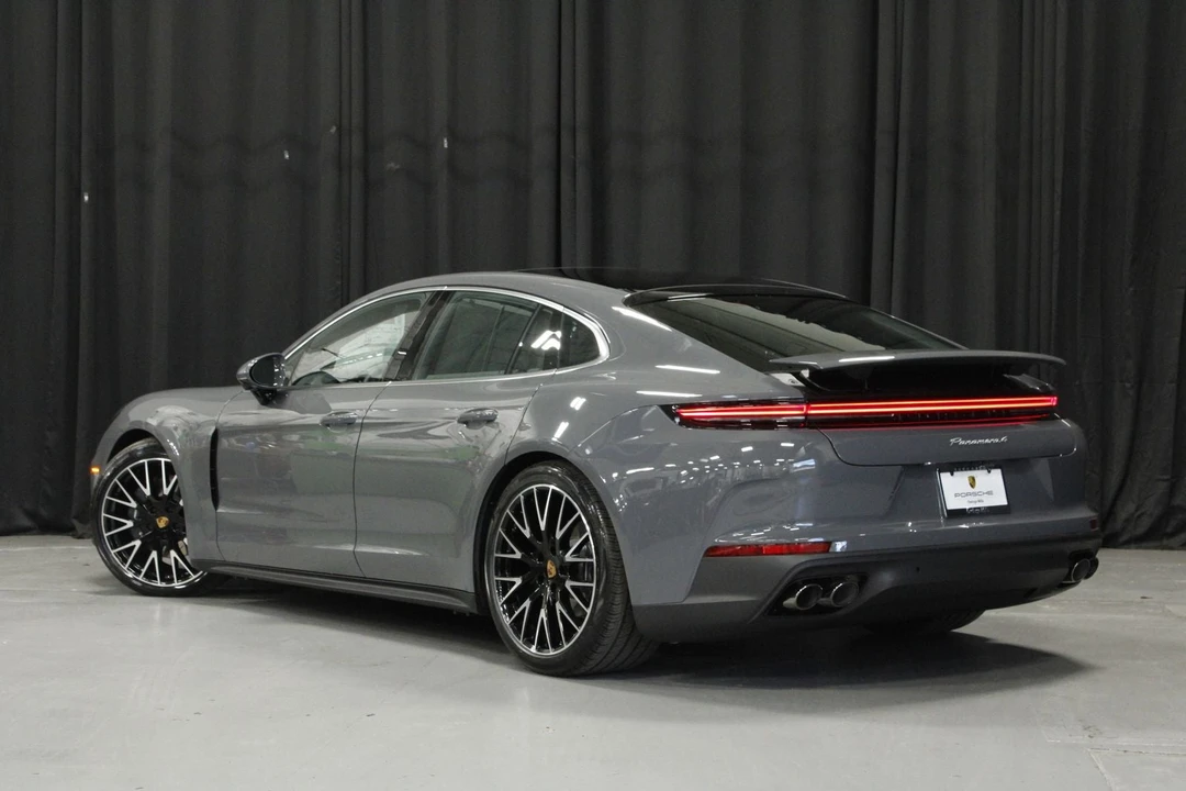 2026 Porsche 976 Panamera - Image 3 of 31