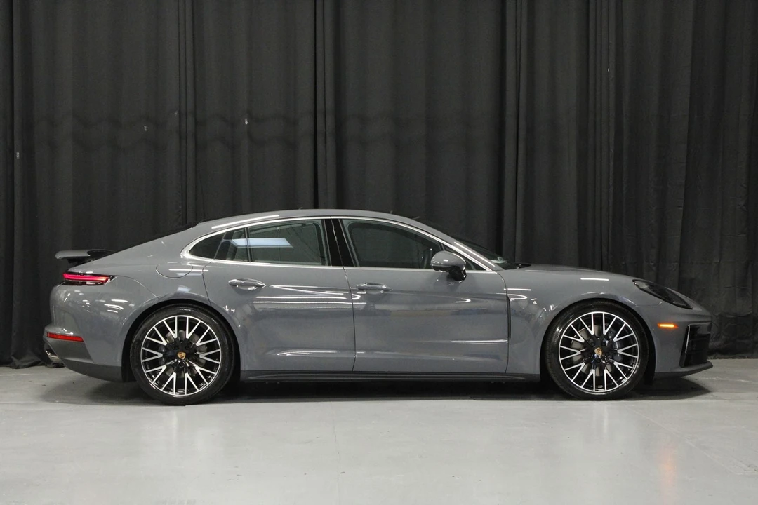 2026 Porsche 976 Panamera - Image 6 of 31