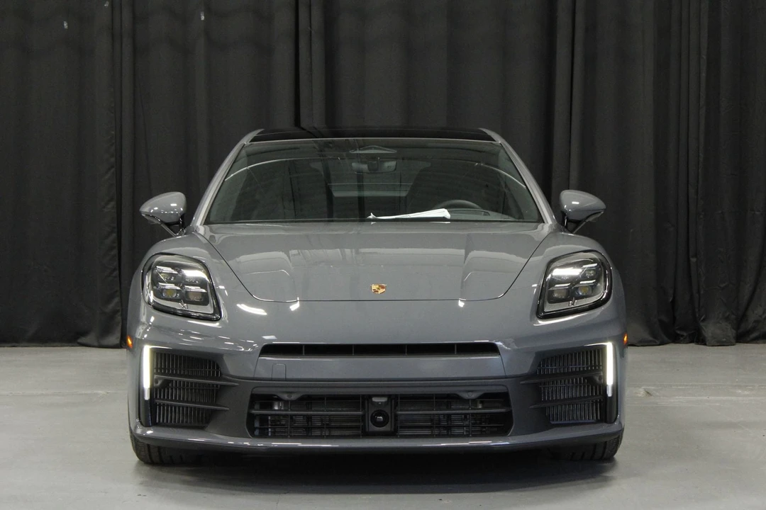 2026 Porsche 976 Panamera - Image 8 of 31