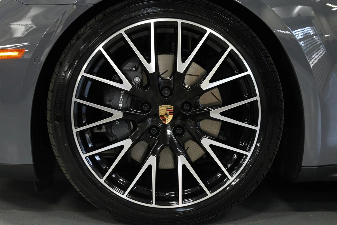 2026 Porsche 976 Panamera - Image 9 of 31