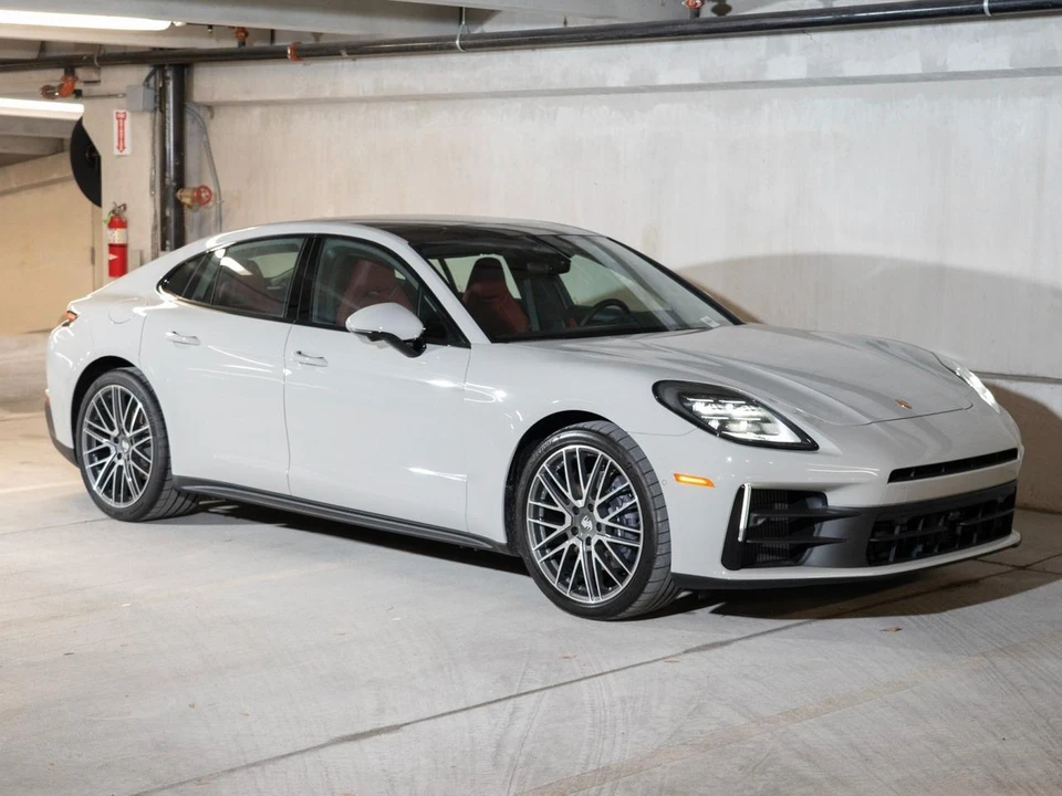2026 Porsche 976 Panamera - Image 7 of 27