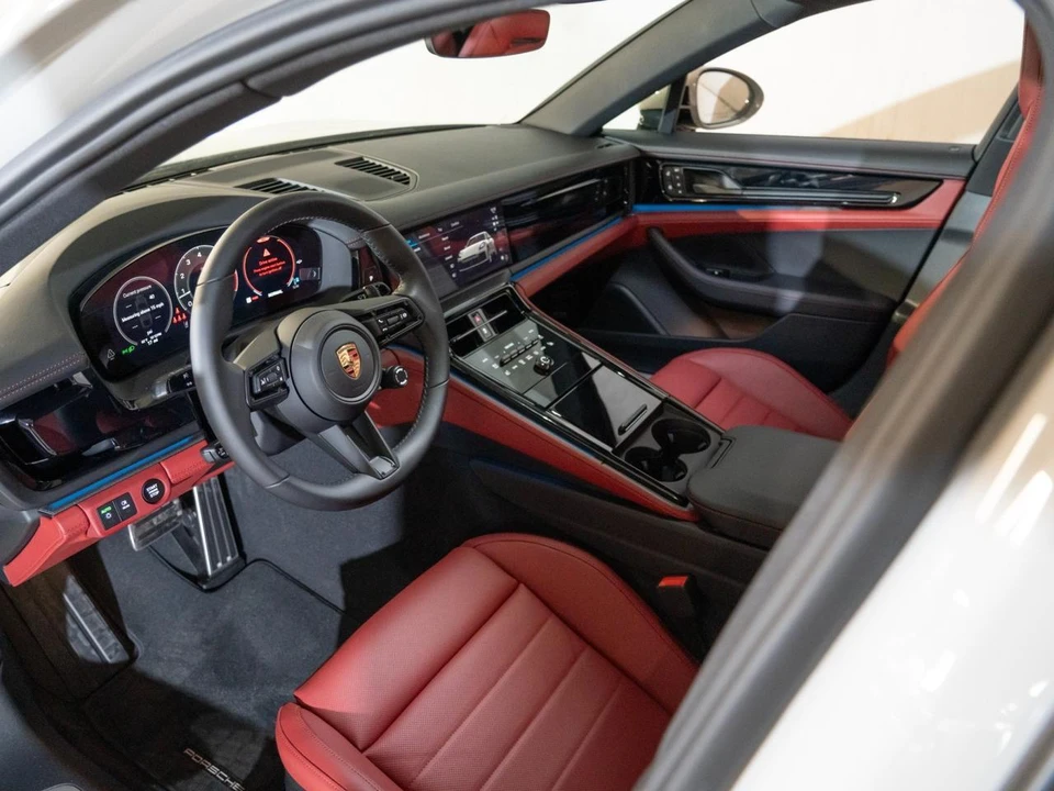 2026 Porsche 976 Panamera - Image 5 of 27