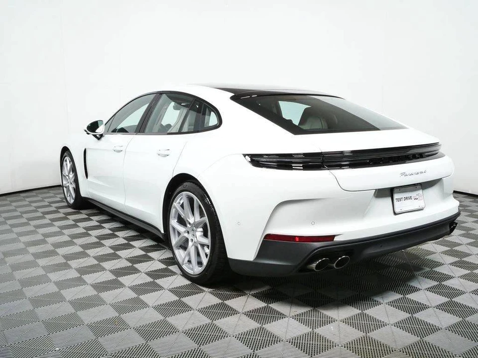 2026 Porsche 976 Panamera - Image 3 of 5