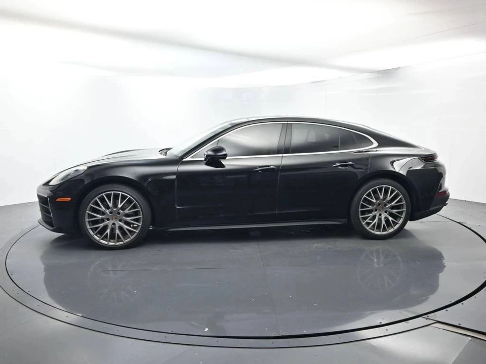 2026 Porsche 976 Panamera - Image 2 of 4