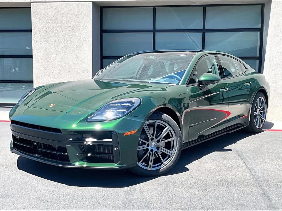 2026 Porsche 976 Panamera - Image 3 of 31