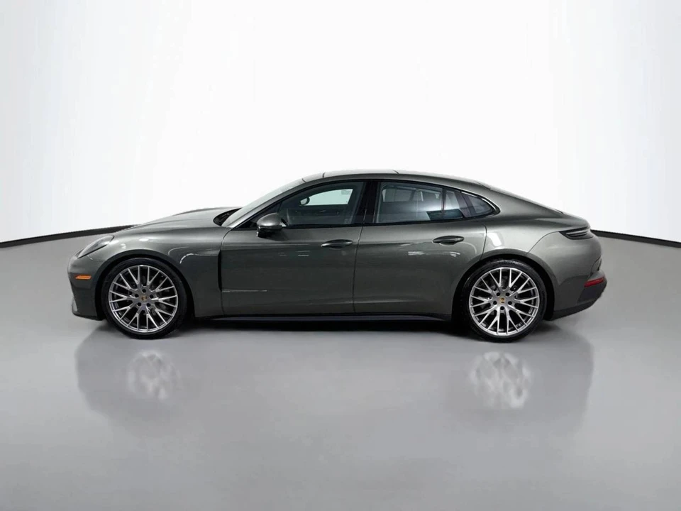 2026 Porsche 976 Panamera - Image 2 of 4