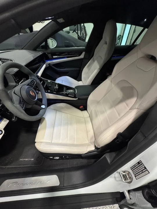 2026 Porsche 976 Panamera - Image 4 of 4