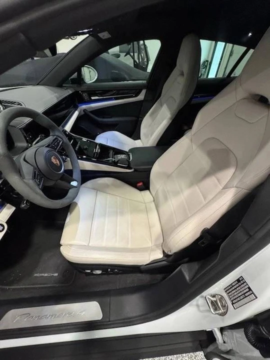 2026 Porsche 976 Panamera - Image 4 of 4