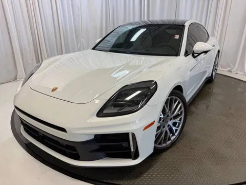 2026 Porsche Panamera 4