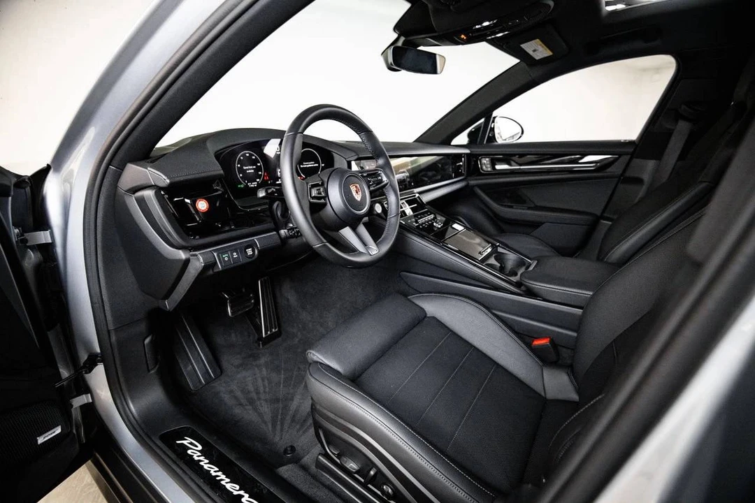 2026 Porsche 976 Panamera - Image 4 of 4