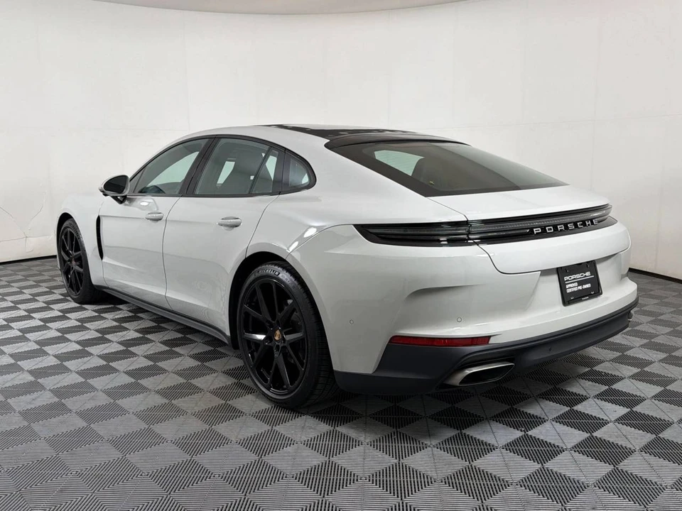 2026 Porsche 976 Panamera - Image 3 of 4
