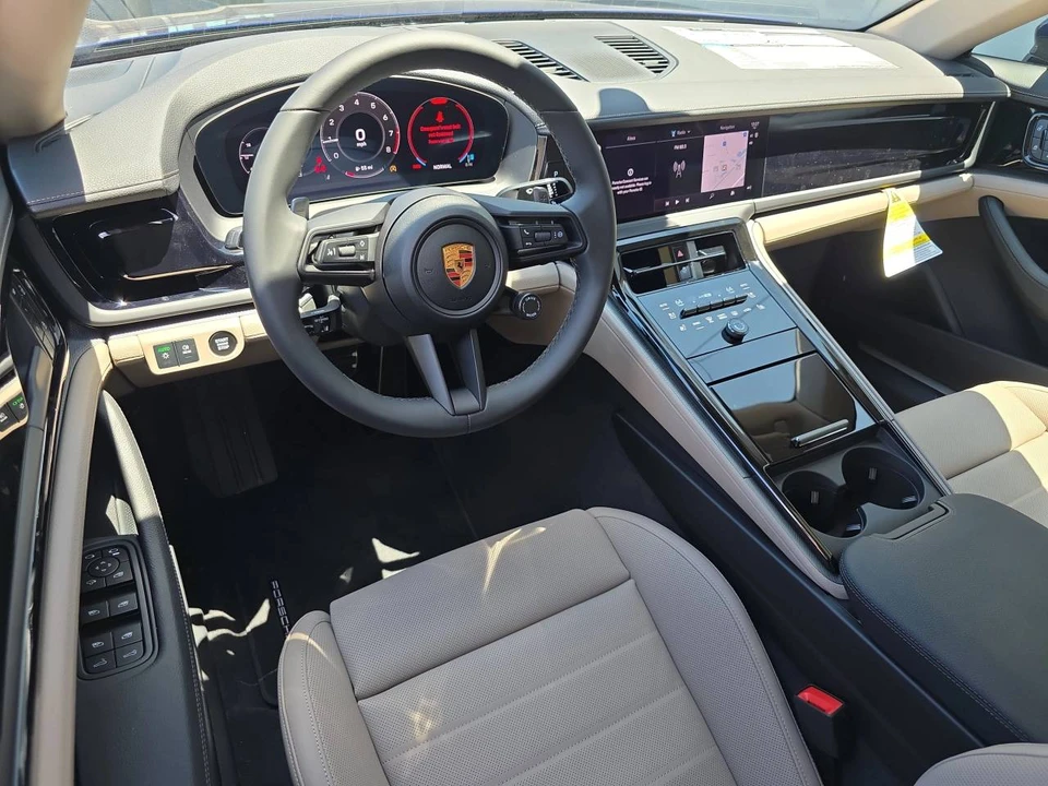 2026 Porsche 976 Panamera - Image 4 of 5