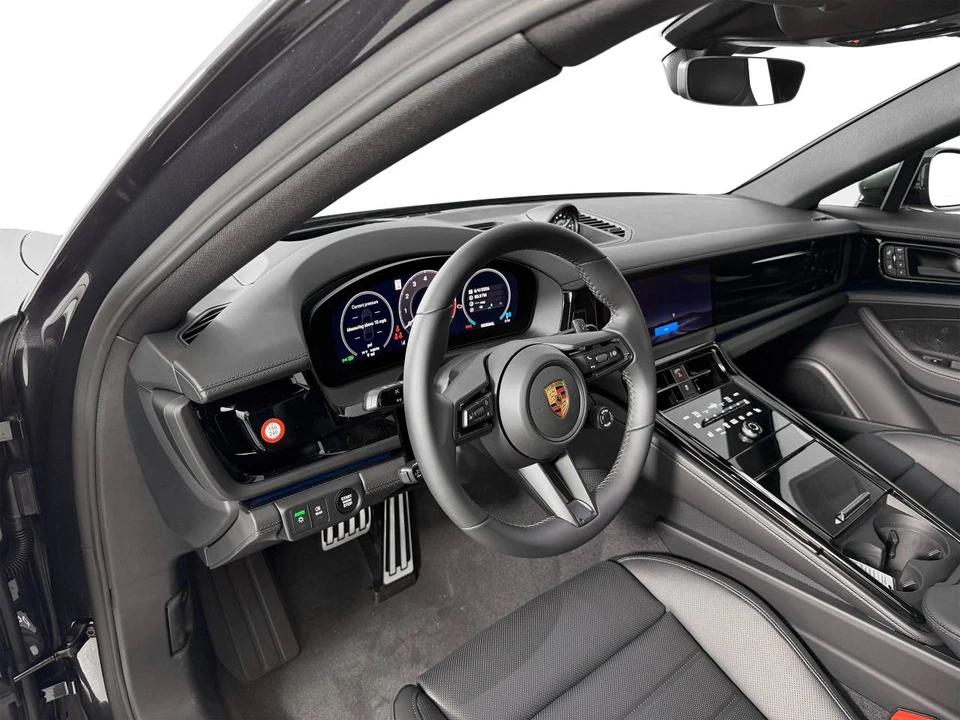 2026 Porsche 976 Panamera - Image 4 of 5