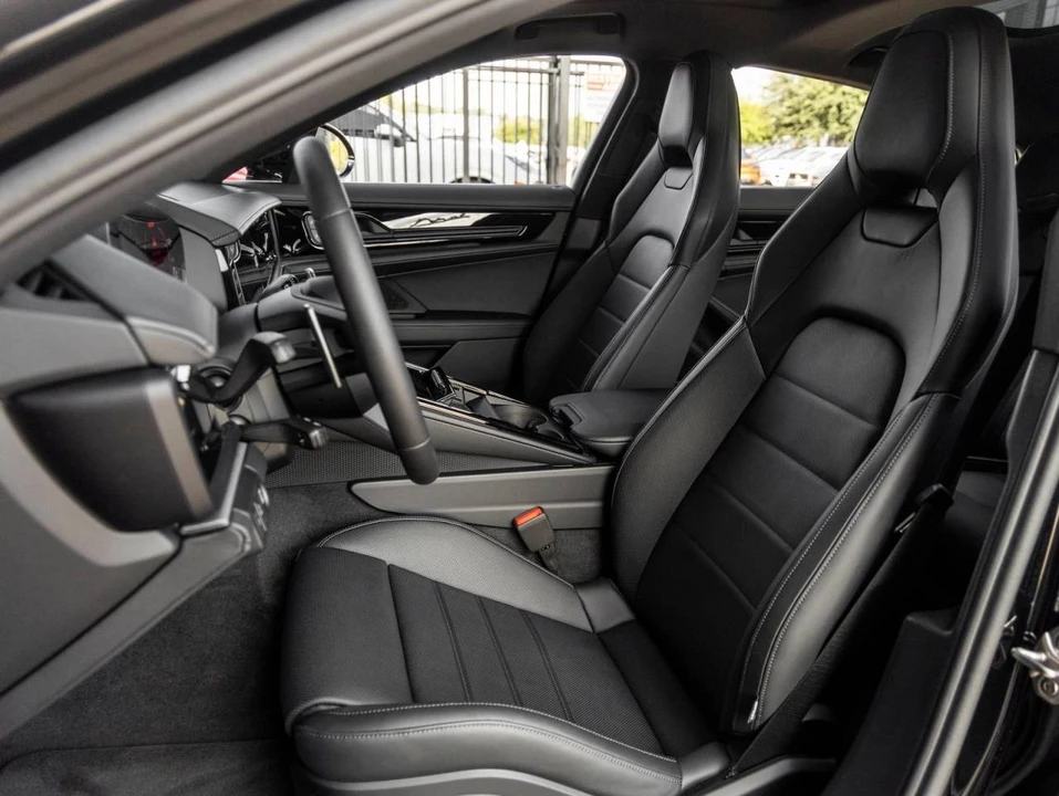 2026 Porsche 976 Panamera - Image 5 of 5