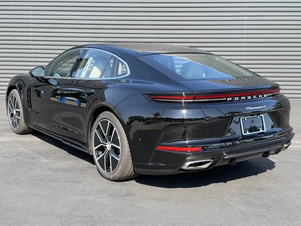 2026 Porsche 976 Panamera - Image 3 of 4