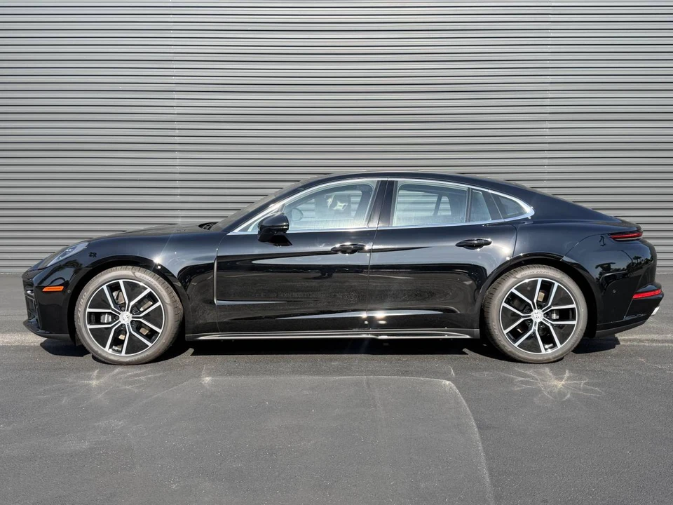 2026 Porsche 976 Panamera - Image 2 of 4