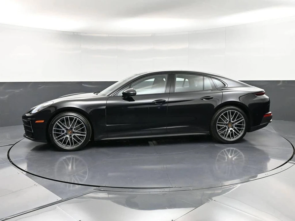 2026 Porsche 976 Panamera - Image 2 of 5
