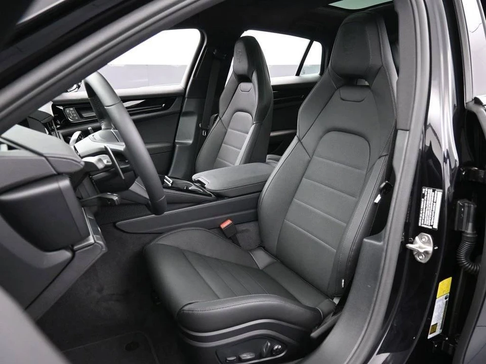 2026 Porsche 976 Panamera - Image 5 of 5