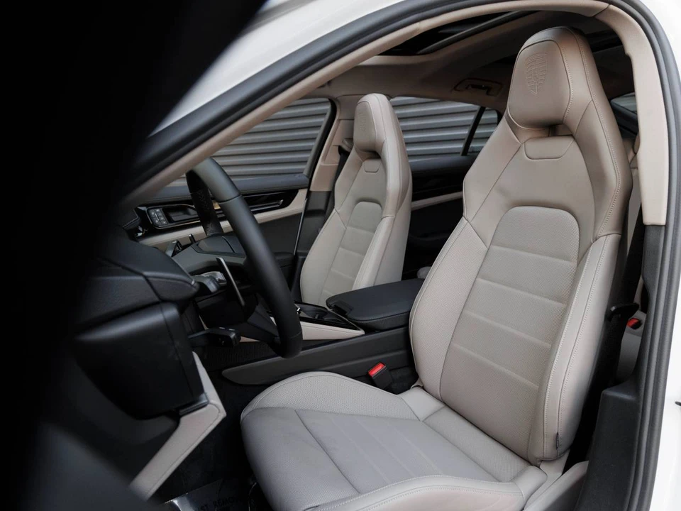 2026 Porsche 976 Panamera - Image 5 of 5