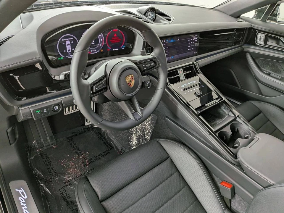 2026 Porsche 976 Panamera - Image 4 of 5