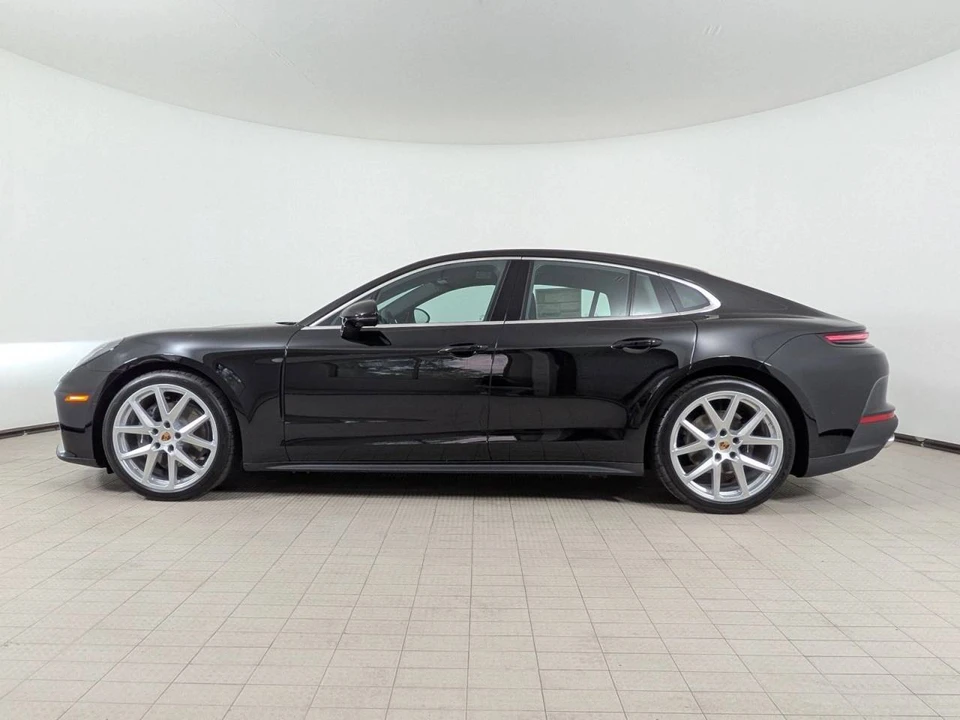 2026 Porsche 976 Panamera - Image 2 of 5